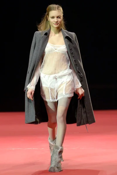 Look 25